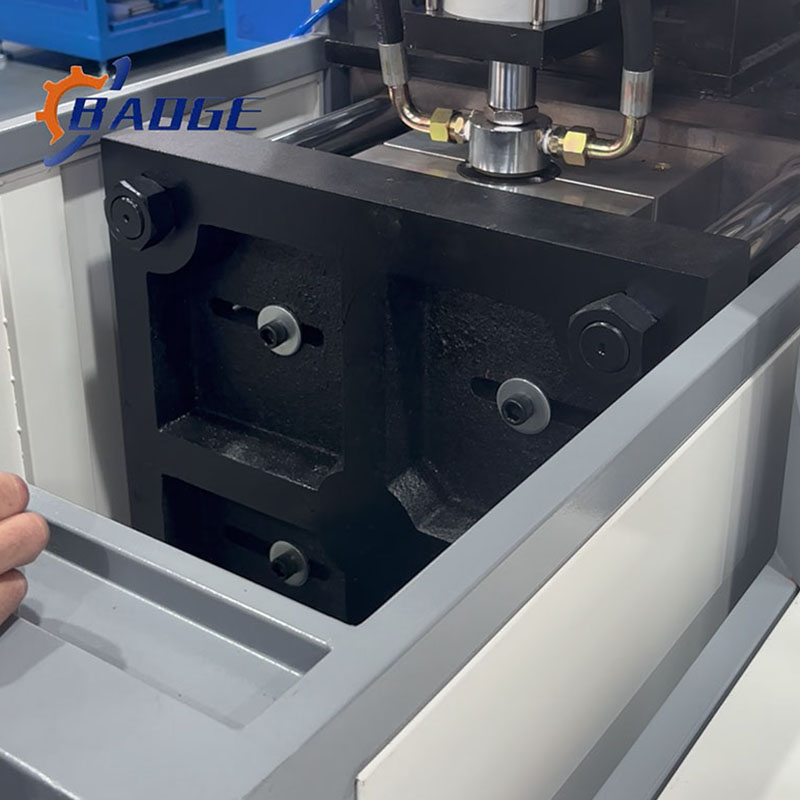 BG-100 Semi-automatic bottle blowing machine